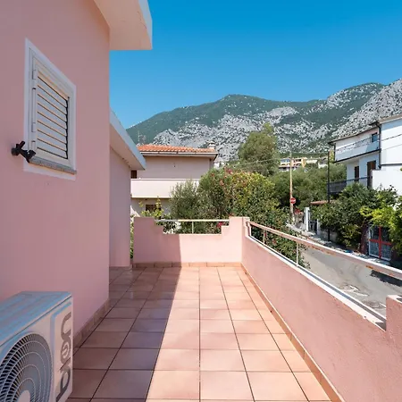 Calagonone Seaview House